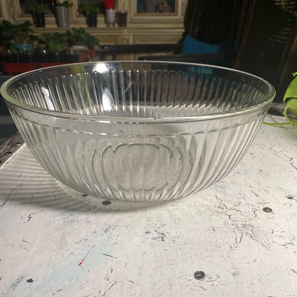 1Pyrex Small Ribbed 4.5 Quart Mixing Bowl - Picture 2 of 10